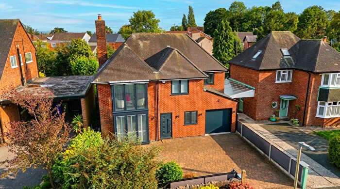 4 Bedroom Detached House For Sale In Dukes Drive, Newbold, Chesterfield, Derbyshire, S41
