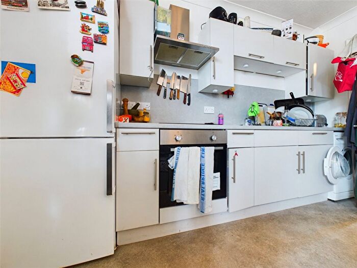 4 Bedroom Flat To Rent In Warleigh Road, Brighton, East Sussex, BN1