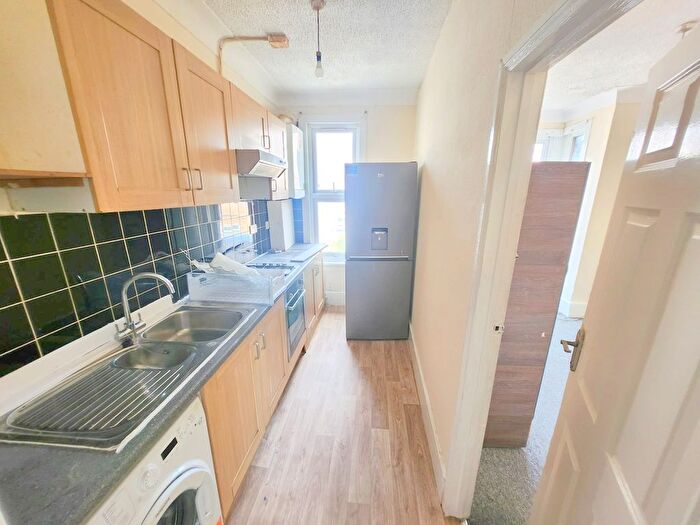 2 Bedroom Flat To Rent In Riverdene Road, Ilford, IG1