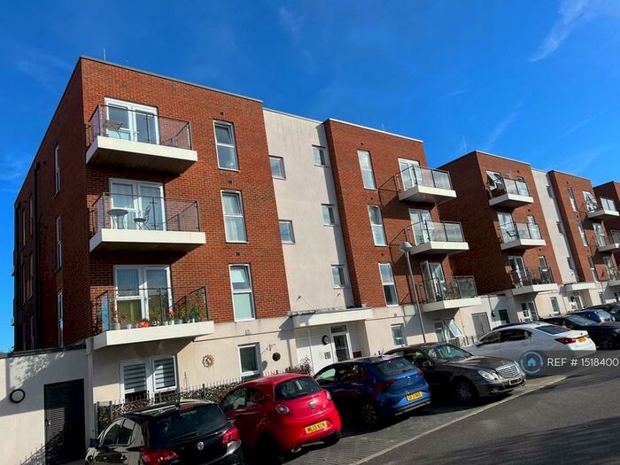 1 Bedroom Flat To Rent In Alcock Crescent, Crayford, Dartford, DA1