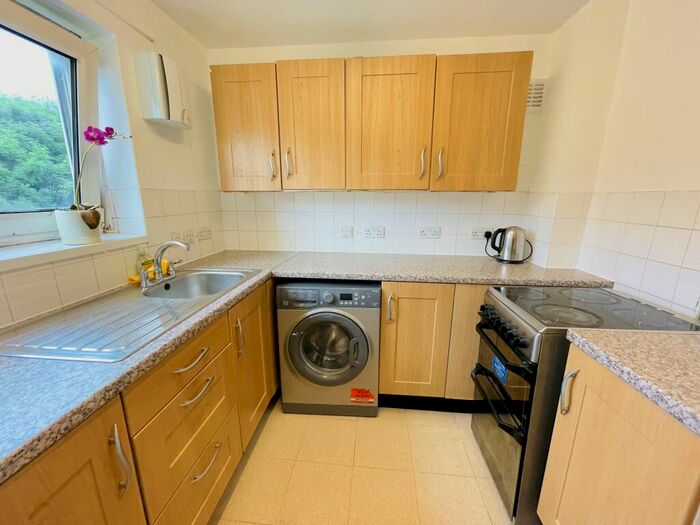1 Bedroom Flat To Rent In Waddington Street, Stratford, E15