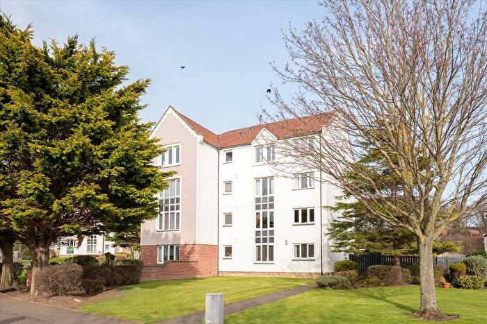 2 Bedroom Flat For Sale In Harbour Place, Dalgety Bay, KY11