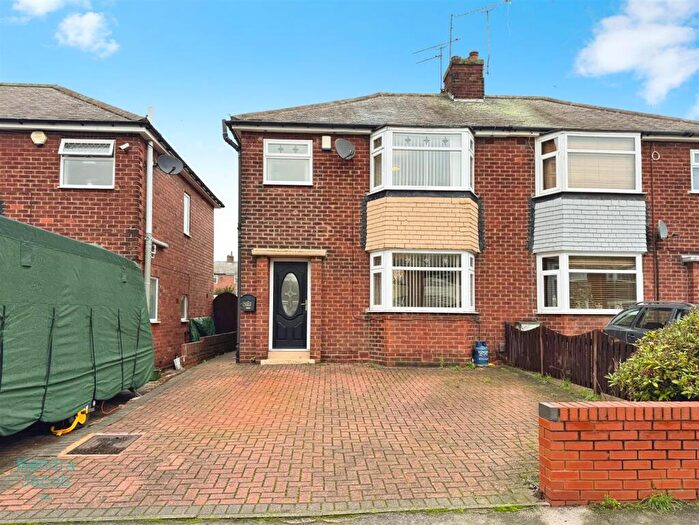 3 Bedroom Semi Detached House For Sale In Raines Avenue, Worksop, S81