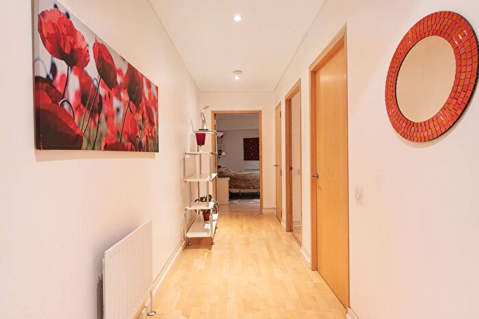 1 Bedroom Flat To Rent In Britton Street, Clerkenwell, London, EC1M
