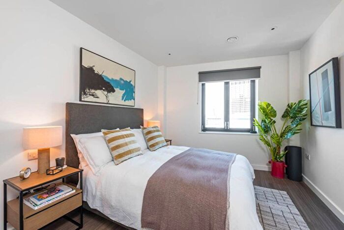 2 Bedroom Flat To Rent In No. College Road, Croydon, CR0