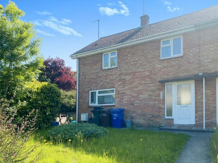 3 Bedroom Semi-Detached House To Rent In Woodgreen, Banbury, Oxon, OX16