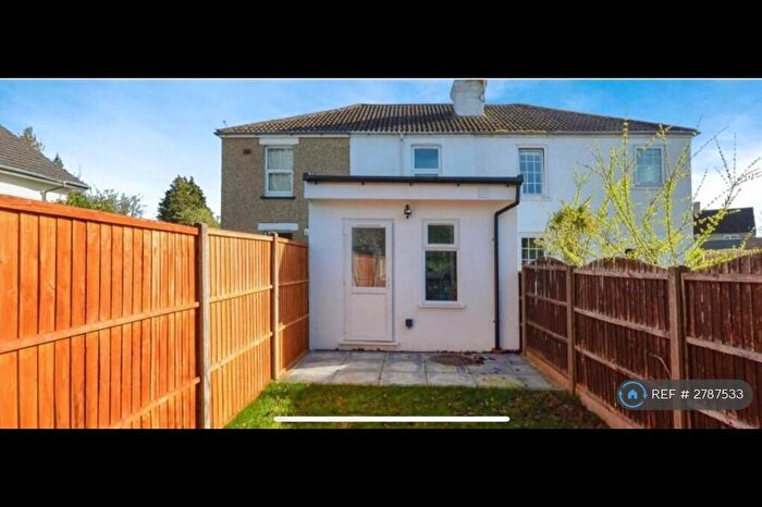 3 Bedroom Terraced House To Rent In Park Street Lane, Park Street, St. Albans, AL2