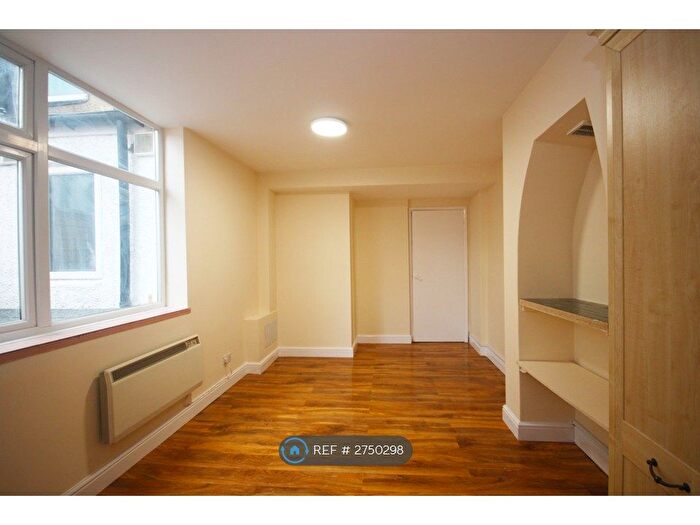 Studio To Rent In Cambridge Road, New Malden, KT3