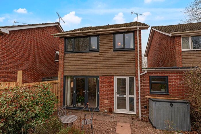 3 Bedroom Link Detached House For Sale In Walnut Drive, Caerleon, NP18