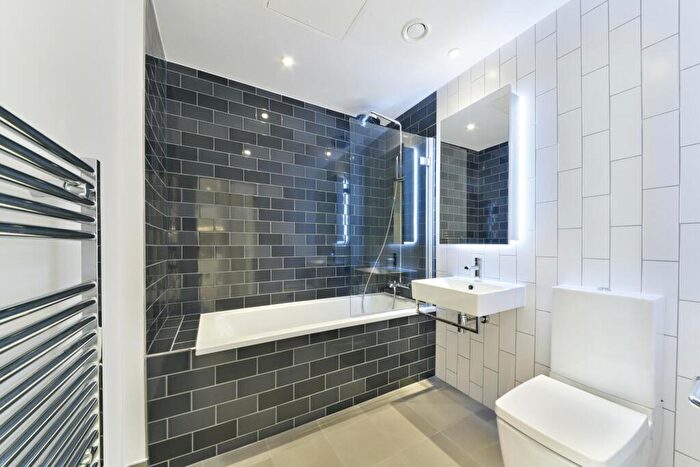 Apartment To Rent In Corsair House, Royal Wharf, London, E16