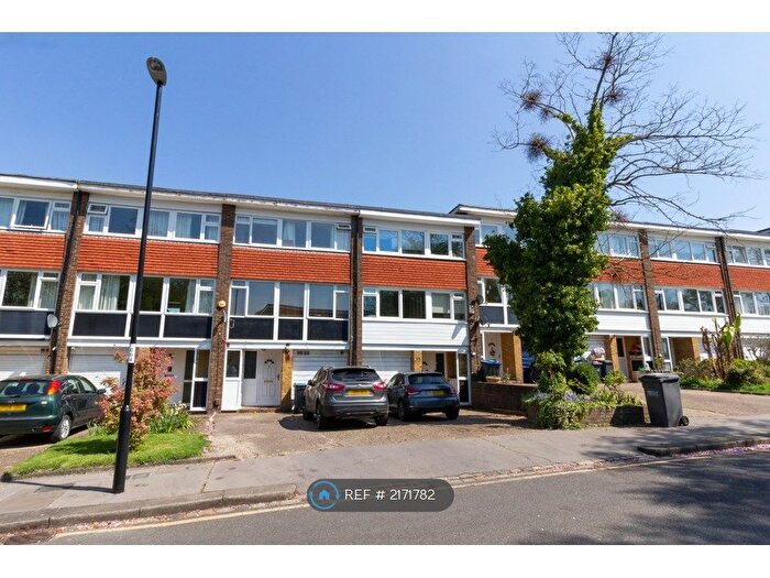 4 Bedroom Terraced House To Rent In Croydon, Croydon, CR0