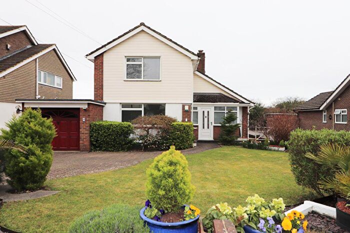 3 Bedroom Detached House For Sale In Central Avenue, Worthing, BN14
