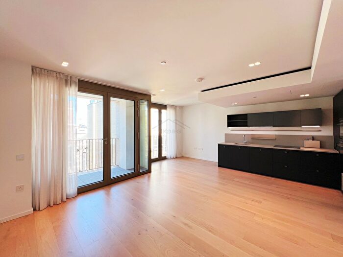 2 Bedroom Flat For Sale In Bartholomew Close, London, EC1A