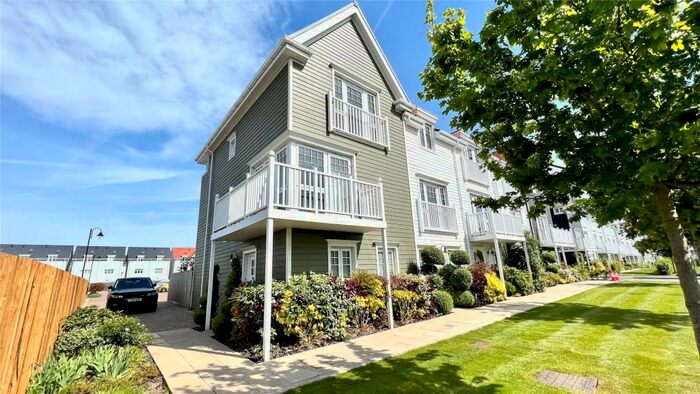 4 Bedroom End Of Terrace House To Rent In Longwater Avenue, Reading, Berkshire, RG2