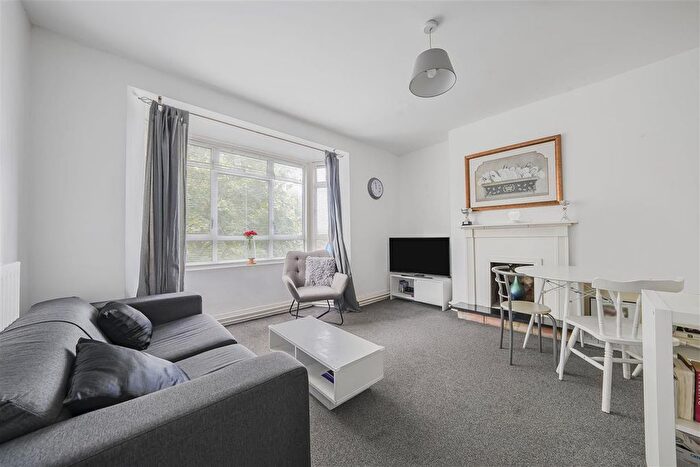 1 Bedroom Flat For Sale In Reed House, Toland Square, Putney, SW15
