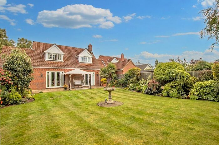 3 Bedroom Chalet For Sale In Common Road, Snettisham, King's Lynn, PE31