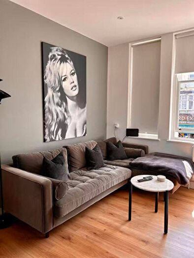 1 Bedroom Flat For Sale In George Lane, South Woodford, Redbridge, London, E18