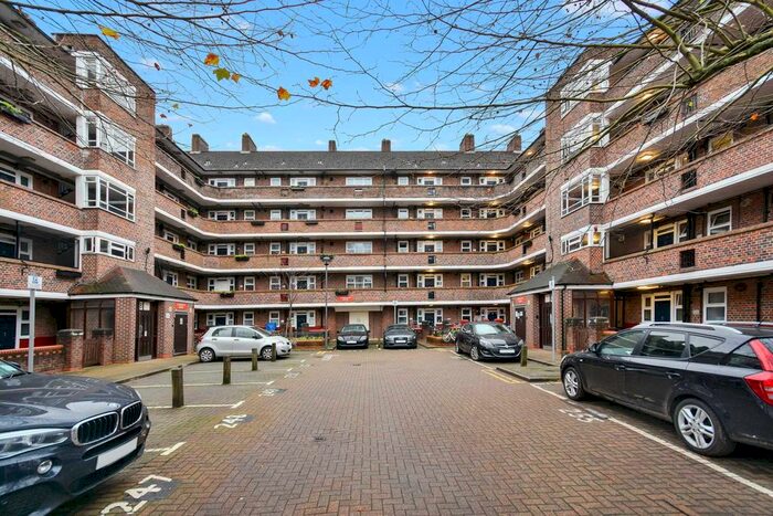 3 Bedroom Flat To Rent In Hargreaves House, Australia Road, White City Estate W12