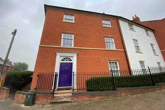 2 Bedroom Flat To Rent In Beacon Street, Lichfield, WS13