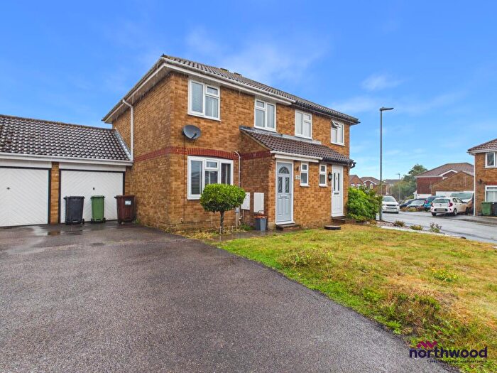 3 Bedroom Semi-Detached House For Sale In Pentland Close, Langney, Eastbourne, BN23