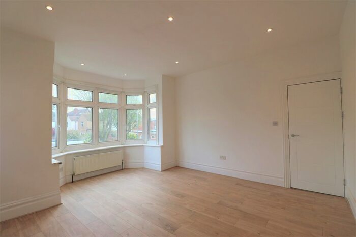 4 Bedroom Semi-Detached House To Rent In Tillotson Road, Ilford, London, IG1