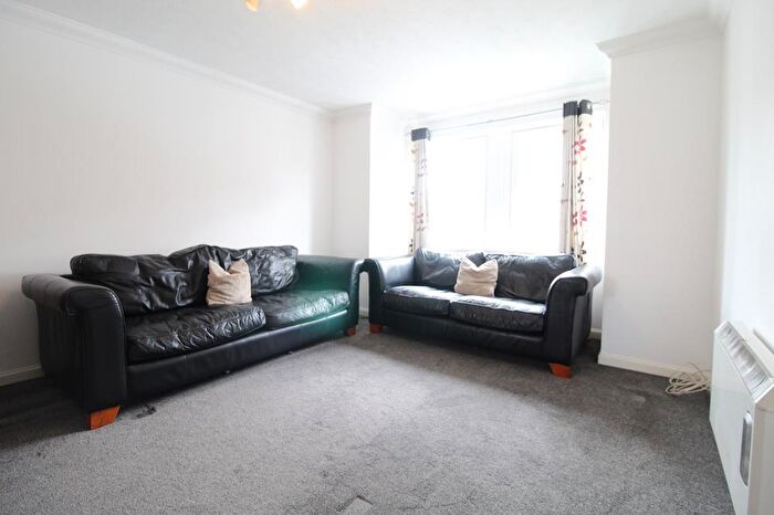 2 Bedroom Flat To Rent In Nelson Court, First Floor, AB24