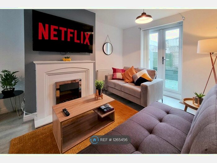 3 Bedroom Semi-Detached House To Rent In Thirsfield Drive, Manchester M11