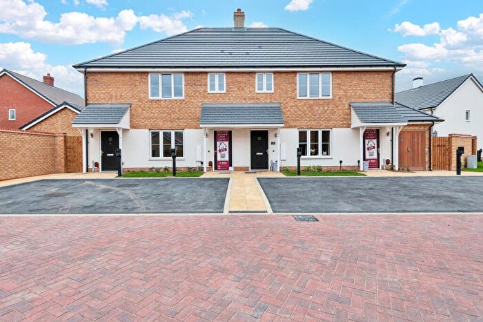 2 Bedroom Maisonette For Sale In Royal Gardens, Wixams, MK45