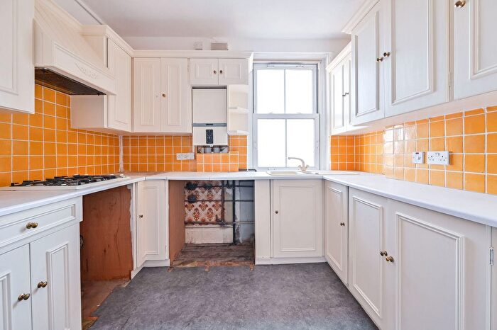 1 Bedroom Flat For Sale In Victoria Mansions, South Lambeth Road, Stockwell, London, SW8