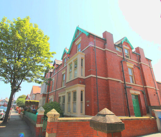 8 Bedroom SemiDetached House For Sale In Fairfield Avenue, Rhyl, LL18