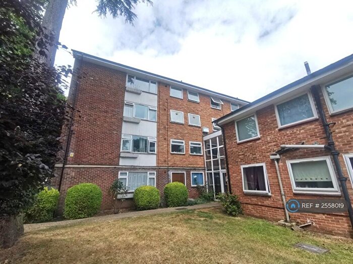 2 Bedroom Flat To Rent In Southcote Road, Reading, RG30