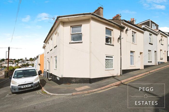 2 Bedroom Flat For Sale In Cavern Road, Torquay, TQ1