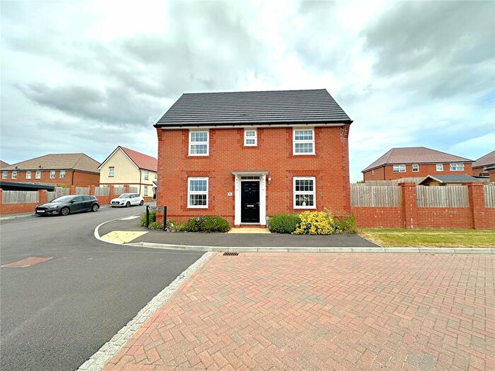 3 Bedroom Detached House For Sale In Chant Grove, Angmering, Littlehampton, BN16