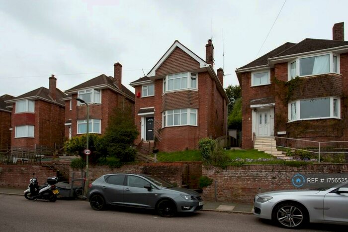 3 Bedroom Detached House To Rent In Cowick Hill, Exeter, EX2