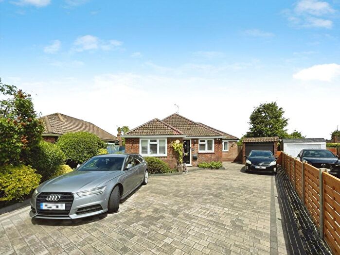 4 Bedroom Detached Bungalow For Sale In Abbott Close, Basingstoke, RG22