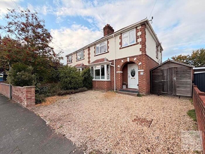 3 Bedroom Semi-Detached House To Rent In Meadowbrook Close, Norwich, NR1