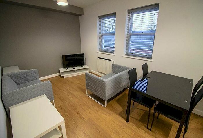 4 Bedroom Flat To Rent In Flat, Mansfield Road, Nottingham, NG1