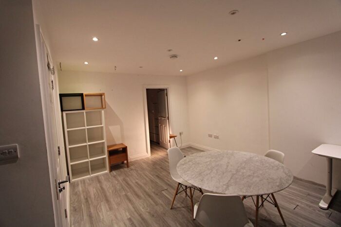 4 Bedroom Terraced House To Rent In Sherwood Avenue, London, SW16