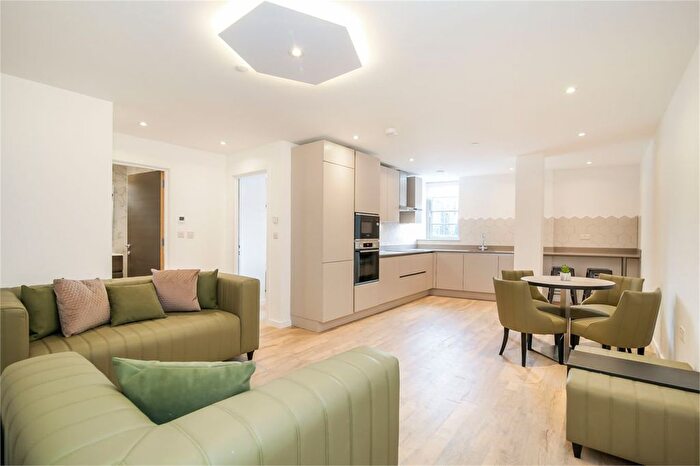 1 Bedroom Flat To Rent In Hexagon Court, London, SW12