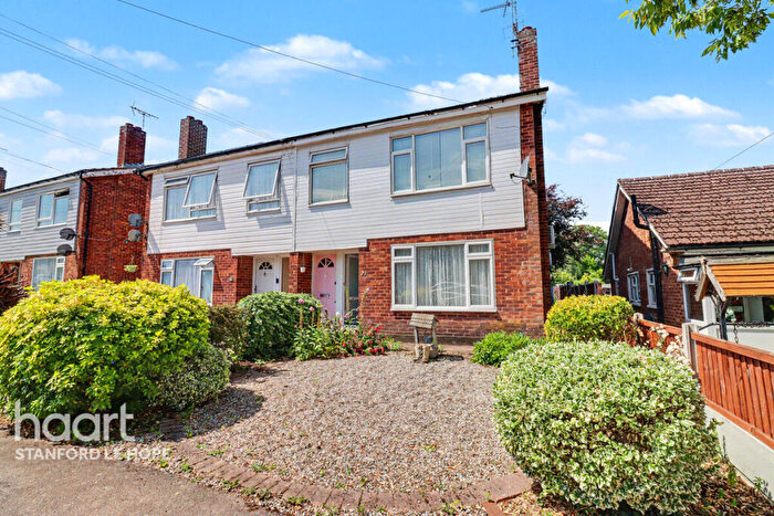 2 Bedroom Maisonette For Sale In Victoria Road, Stanford-Le-Hope, SS17