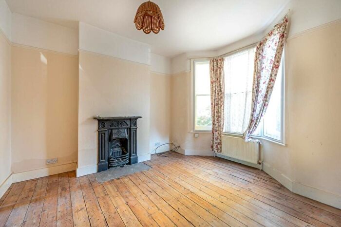 3 Bedroom House To Rent In Devonshire Road, Walthamstow, London, E17