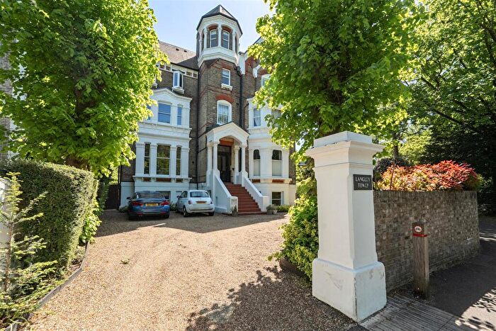 2 Bedroom Apartment For Sale In Langley Road, Surbiton, KT6