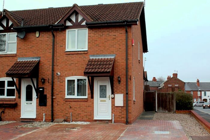 2 Bedroom End Of Terrace House To Rent In Farmers Court, Halesowen B63