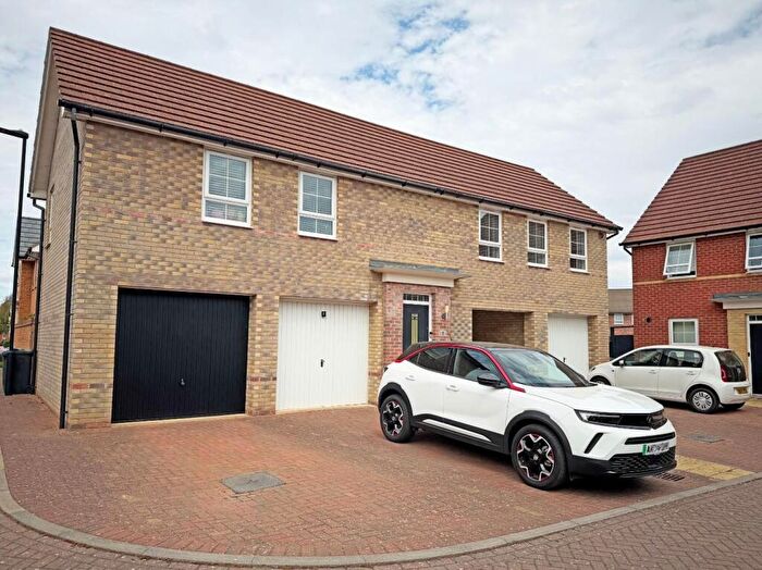 2 Bedroom Coach House For Sale In Alder Close, Hempstead, Peterborough, PE2