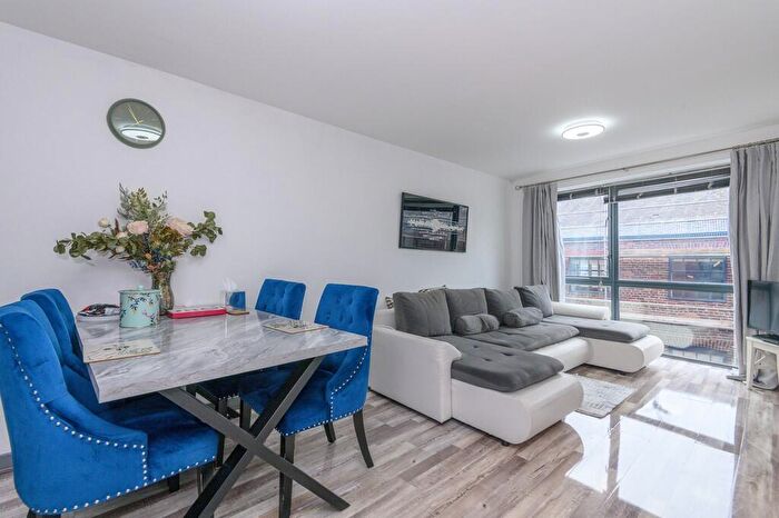 2 Bedroom Apartment For Sale In Marshall Street, Leeds, LS11