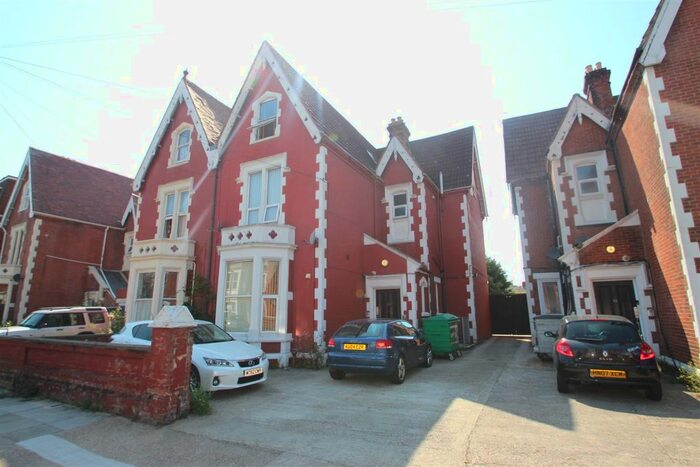 2 Bedroom Flat To Rent In St. Andrews Road, Southsea, PO5