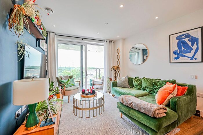 1 Bedroom Flat For Sale In Beck Square, Leyton, London, E10
