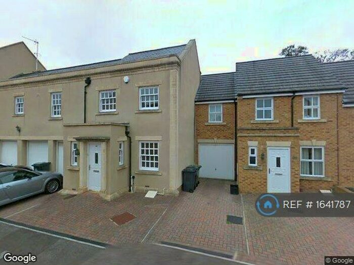 3 Bedroom Flat To Rent In Parnell Road, Stapleton, Bristol, BS16