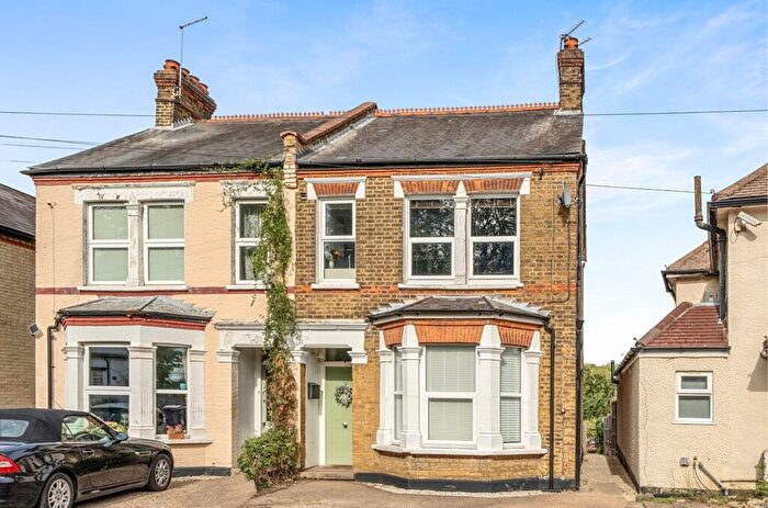 2 Bedroom Flat For Sale In Victoria Road, Barnet, EN4