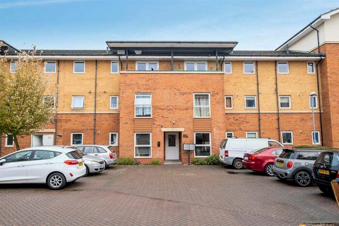 2 Bedroom Flat To Rent In Admiralty Close, West Drayton, UB7